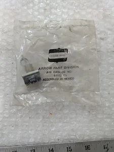 Arrow Hart 83052 CG 8205 Toggle Switch