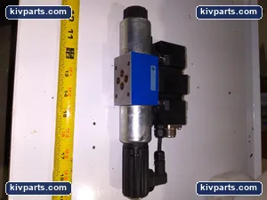 Bosch Rexroth 4WREE Hydraulic Cylinder – actual item, photo 7 of 11