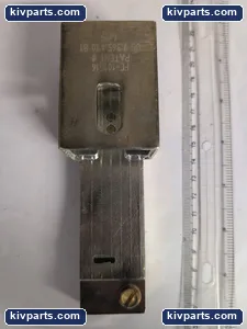 FC-101G16 Cutsforth Brush Holder – actual item, photo 4 of 5