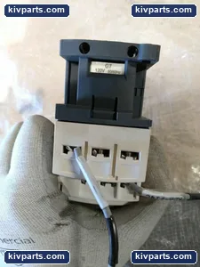 Schneider Electric CAD50G7 TeSys Control Relay – actual item, photo 9 of 10