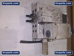 SMC VQ4300-5 Manifold Picture – actual item, photo 3 of 4