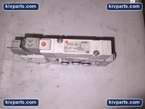 SMC SY5140-5FU-Q Solenoid Valve – actual item, photo 2 of 4