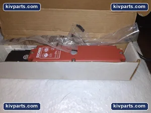 Euchner TP3-4121A110M – actual item, photo 3 of 4