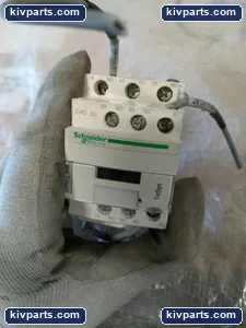 Schneider Electric CAD50G7 TeSys Control Relay – actual item, photo 3 of 10