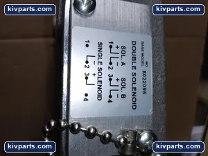 Parker K022096 Solenoid Valve Sub Base – actual item, photo 2 of 3