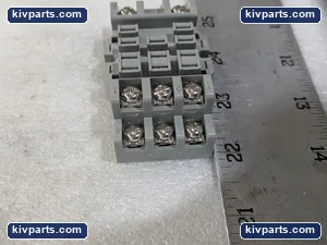 IDEC SR3B-05 Relay – actual item, photo 6 of 9