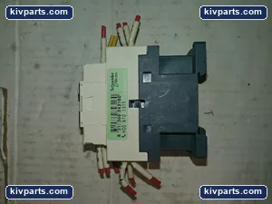 Telemecanique CAD32 Schneider Control Relay – actual item, photo 4 of 5