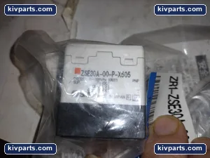 SMC ZSE30A-00-PX505 Pressure Switch – actual item, photo 2 of 4