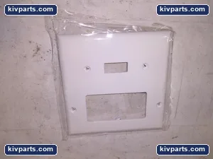 Cooper 5153W-BOX Receptacle – actual item, photo 3 of 5