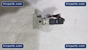 SMC VQZ235-5M Solenoid Valve – actual item, photo 6 of 8