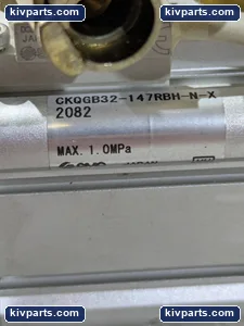 SMC CKQGB32-147RBH-N-X2082 Pneumatic Clamp Cylinder – actual item, photo 5 of 6