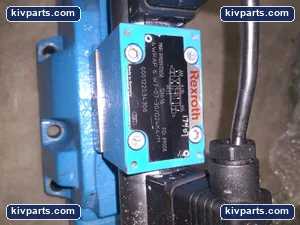 Bosch Rexroth 4WRKE Hydraulic Cylinder – actual item, photo 5 of 10