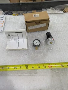 Graco 110147 Pressure Regulator with Gauge