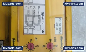 Pilz 1..-X2-POWER..4 301131 SafetyBUS Module – actual item, photo 2 of 5