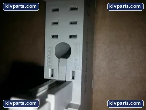 Omron P2AF-08-E Socket Relay – actual item, photo 2 of 2