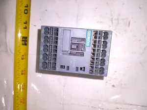 Siemens 3RH2122-2BB40 Sirius DC