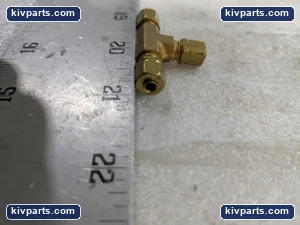Parker 164P-2 Union Tee Tube Fitting – actual item, photo 4 of 7