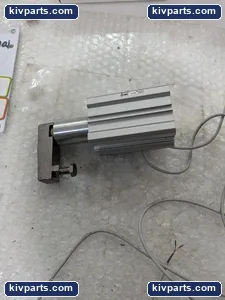 SMC MKA40-20LN-A73L Pneumatic Rotary Clamp Cylinder – actual item, photo 3 of 4