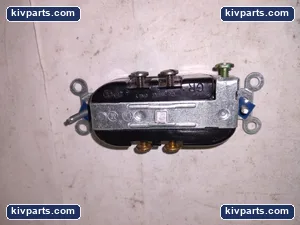 Cooper 838B-BOX Single Receptacles – actual item, photo 5 of 7