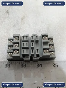 IDEC SR3B-05 Relay – actual item, photo 5 of 9