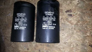 Siemens B43564-S0158-Q11 Electrolytic Capacitor