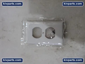 Eaton 2132W-10-LW Receptacle – actual item, photo 3 of 5