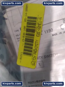 Omron E2E-X2ME1-N Switch – actual item, photo 2 of 3