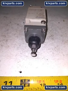 Omron D4A-0011N Limit Switch – actual item, photo 5 of 6