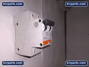 D8 C32H Miniature Circuit Breaker – actual item, photo 9 of 12