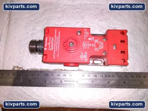 Allen-Bradley Safety Interlocking Switch – actual item, photo 3 of 4