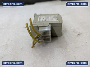 Fuji Electric CP32FM Miniature Circuit Breaker – actual item, photo 4 of 5
