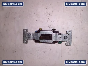 Cooper 1303-7B Switch – actual item, photo 3 of 6