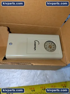 Invensys TC-4111 Electric Bulb Thermostate – actual item, photo 2 of 3