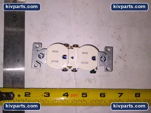 Cooper TR270LA Receptacle – actual item, photo 2 of 5