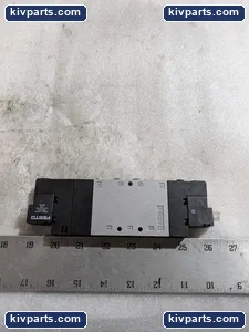 Festo D702 170250 Solenoid Valve – actual item, photo 8 of 9