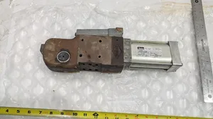 Parker P82G50-3100U Power Clamp