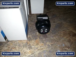 Fuji Electric DR30B5-MB Command Switch – actual item, photo 3 of 6