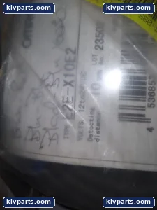 Omron E2E-X10E2 Switch – actual item, photo 2 of 5