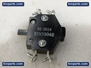 Cutler-Hammer 10-3654 32959048 Auxiliary Contact Block – actual item, photo 4 of 5