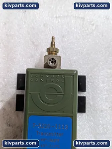 Johnson Controls T-5210-1113 49-23941 Temperature Transmitter – actual item, photo 3 of 8