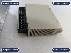 Omron C200H-DA003 PLC Module – actual item, photo 3 of 8
