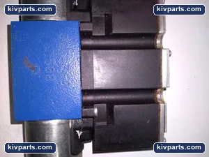 Bosch Rexroth 4WREE Hydraulic Cylinder – actual item, photo 9 of 11