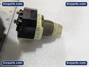 Allen-Bradley 800T-16HX2KB6 Pushbutton – actual item, photo 3 of 7