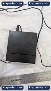 Netgear GS305 Ethernet UNMANaged Switch – actual item, photo 5 of 8