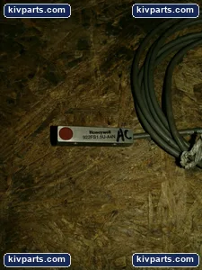 Honeywell 922FS1.5U-A4N Inductive Proximity Sensor – actual item, photo 2 of 3