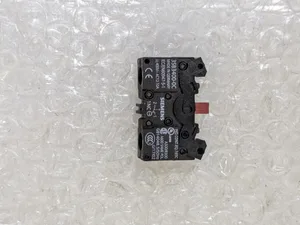 Siemens 3SB3400-0C Pushbutton – actual item, photo 1 of 6