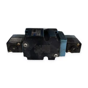 MAC PME-611DABE Pneumatic Solenoid Valve – actual item, photo 1 of 5