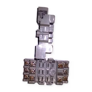 IDEC SR3B-05 Relay