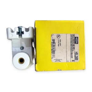 Hubbell HBL2983 HV End Double Contact – actual item, photo 1 of 4