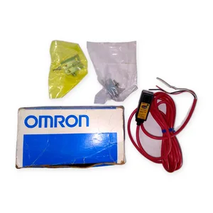 Omron E3S-2E41 Photoelectric Switch – actual item, photo 1 of 3